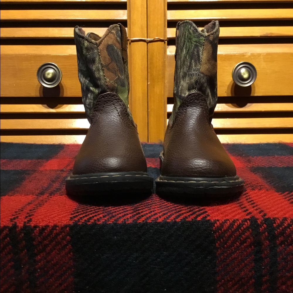Toddler boots size 4 GARANIMALS camo/Brown - Picture 4 of 6